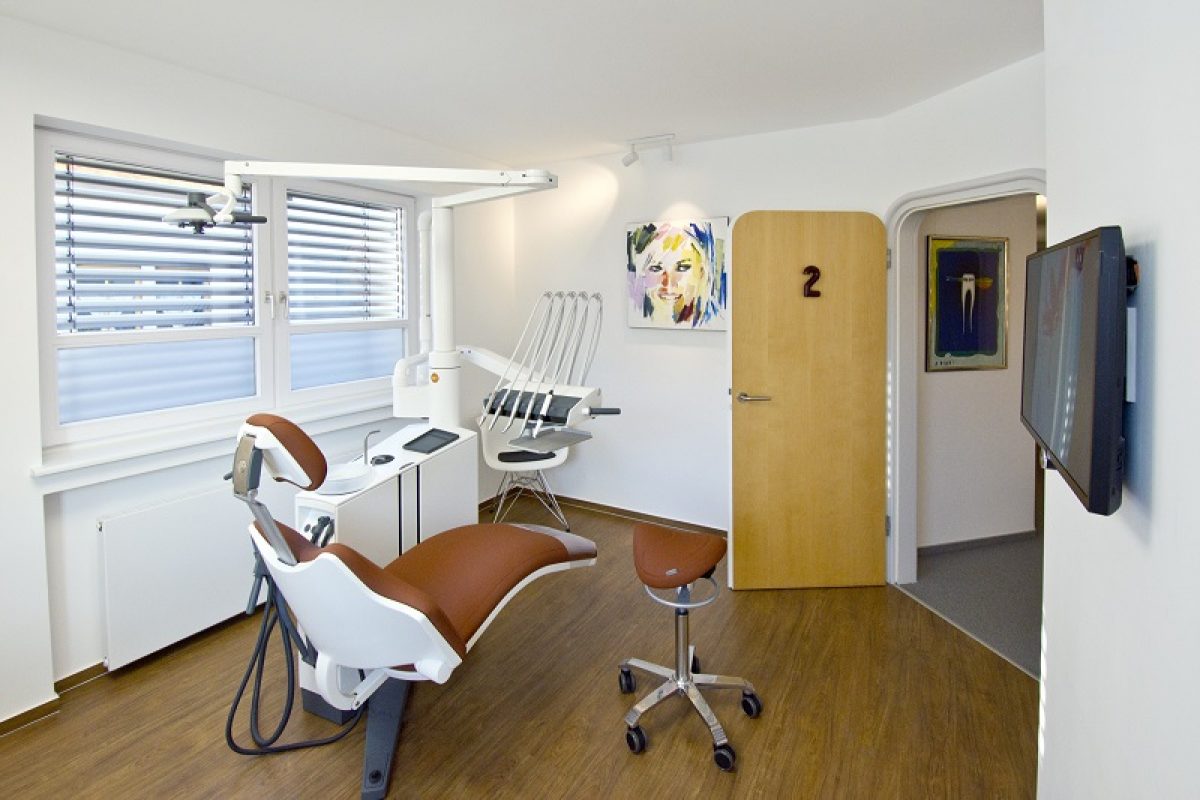 Sanierung einer Zahnarztpraxis in Haslach